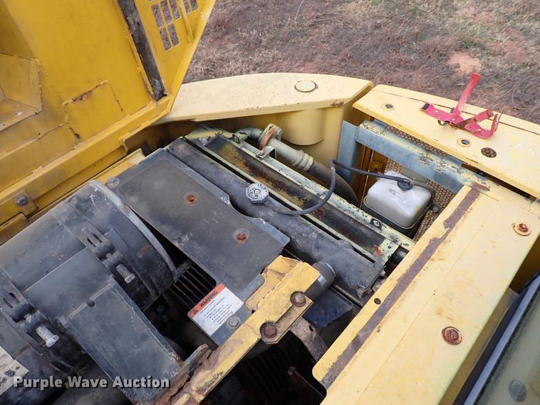 image for item IS9307 2000 Komatsu PC228USLC-2  excavator