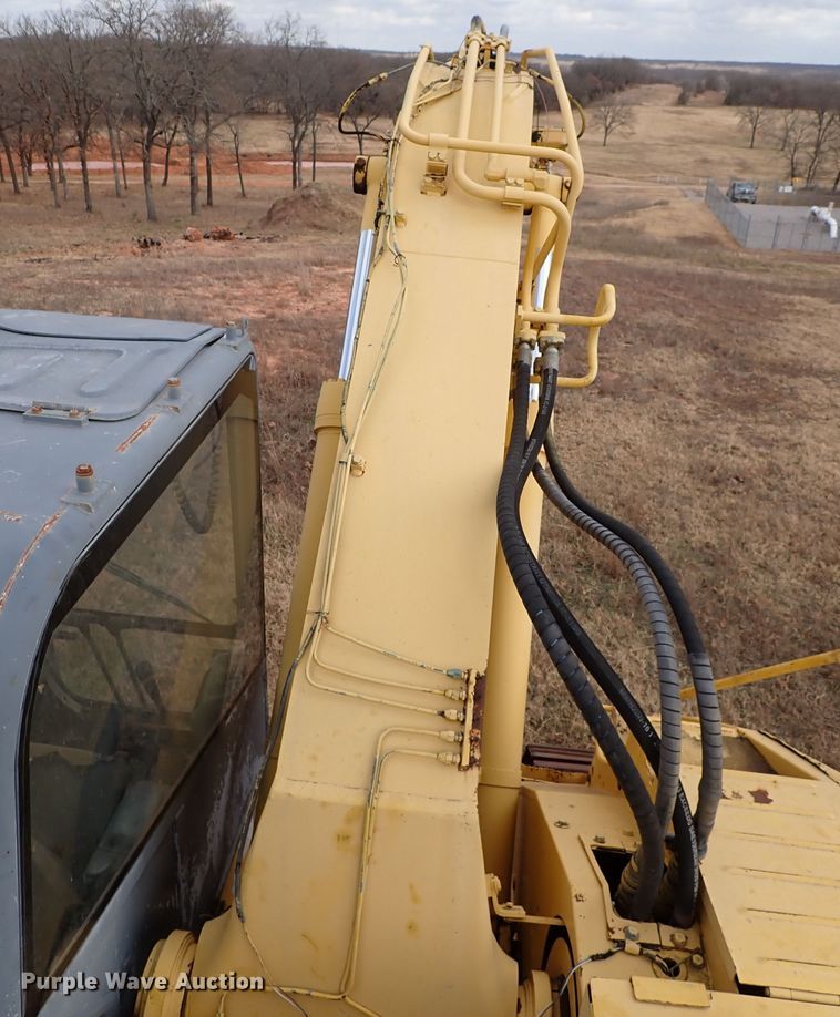 image for item IS9307 2000 Komatsu PC228USLC-2  excavator