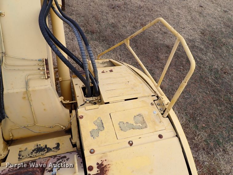 image for item IS9307 2000 Komatsu PC228USLC-2  excavator