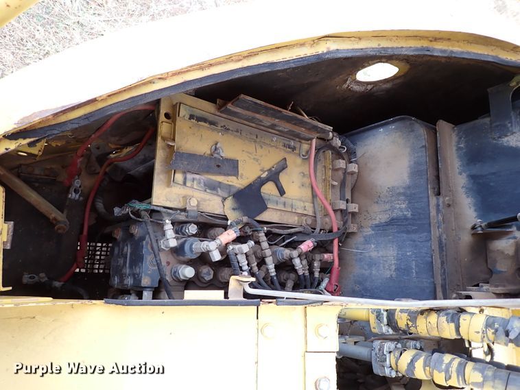 image for item IS9307 2000 Komatsu PC228USLC-2  excavator