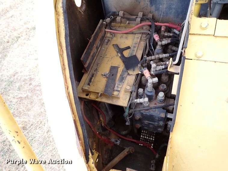 image for item IS9307 2000 Komatsu PC228USLC-2  excavator