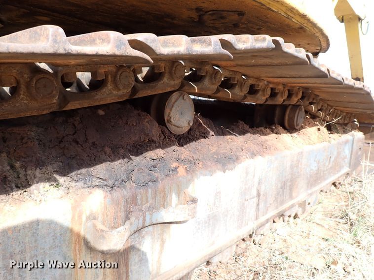 image for item IS9307 2000 Komatsu PC228USLC-2  excavator