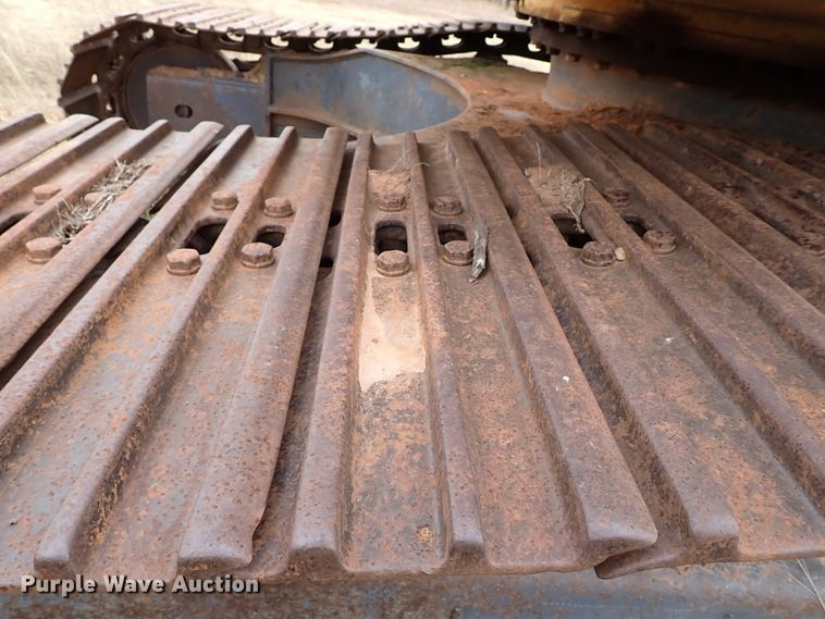 image for item IS9307 2000 Komatsu PC228USLC-2  excavator