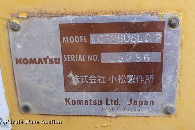 image for item IS9307 2000 Komatsu PC228USLC-2  excavator
