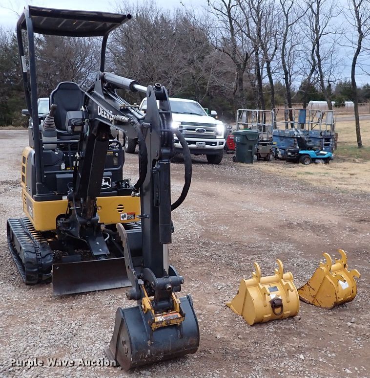 image for item IS9348 2018 John Deere 17G  mini excavator