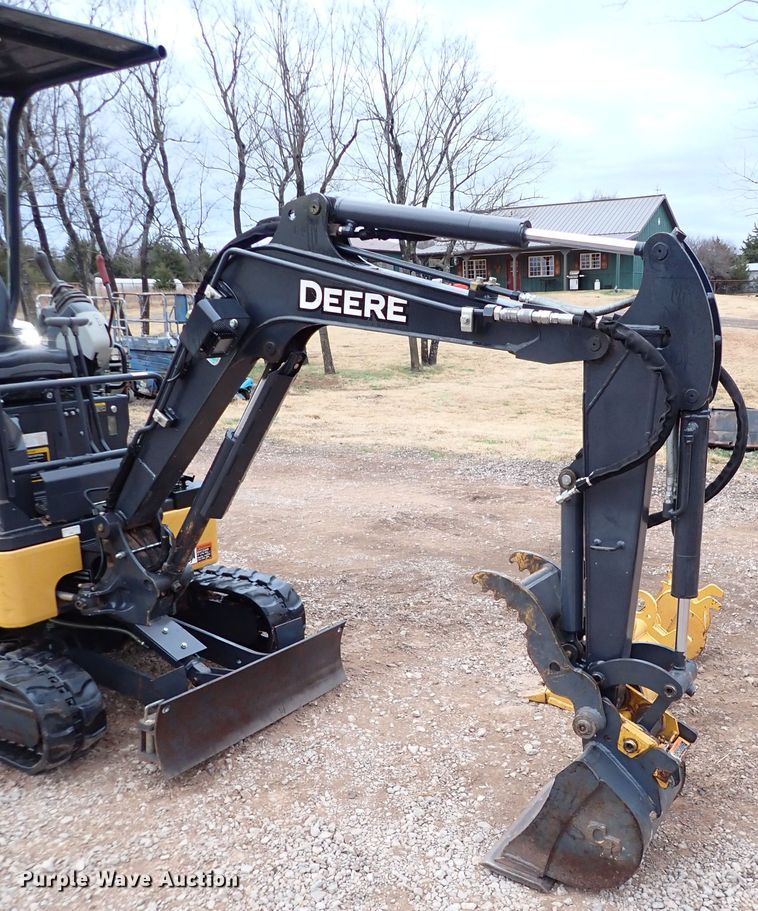 image for item IS9348 2018 John Deere 17G  mini excavator