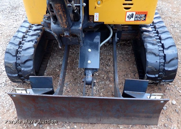 image for item IS9348 2018 John Deere 17G  mini excavator