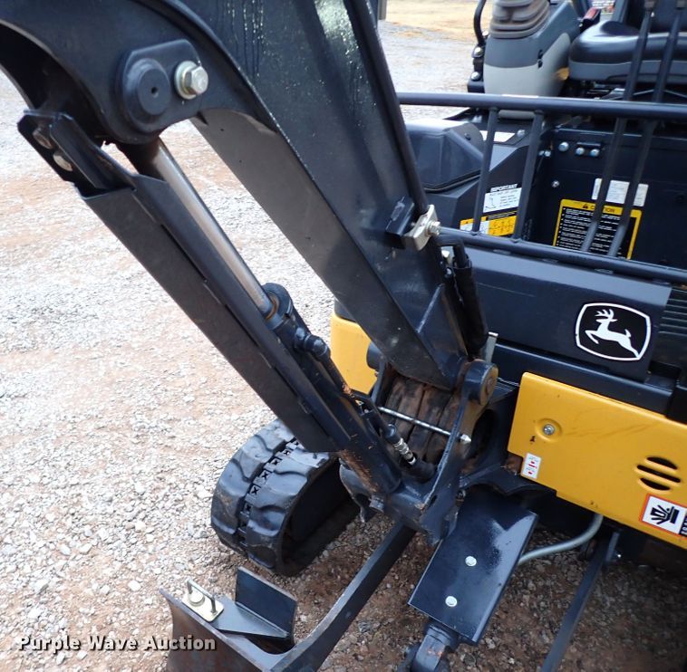 image for item IS9348 2018 John Deere 17G  mini excavator