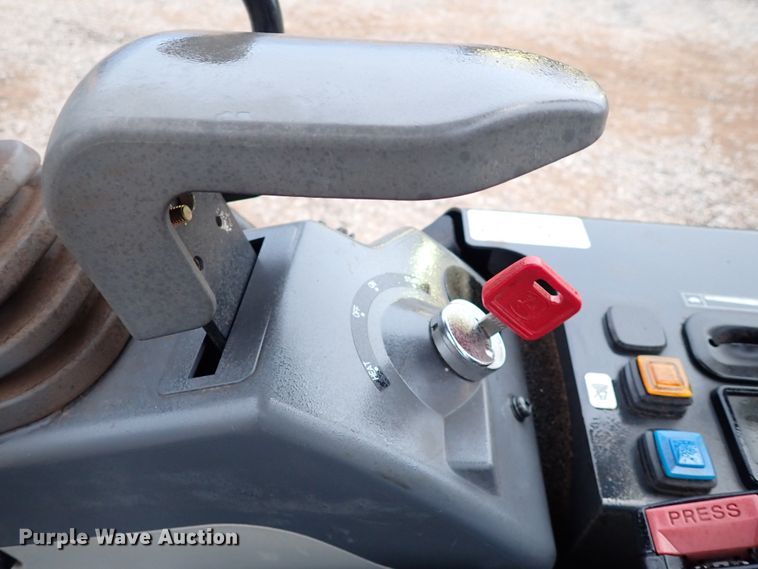 image for item IS9348 2018 John Deere 17G  mini excavator