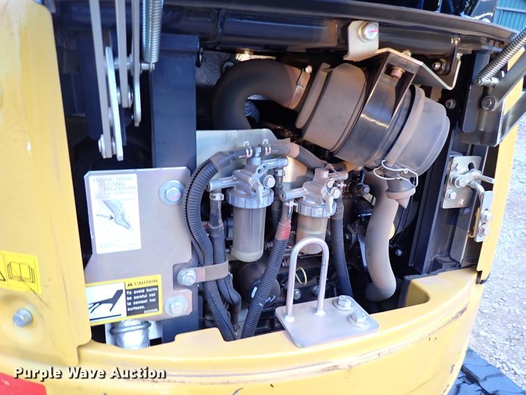 image for item IS9348 2018 John Deere 17G  mini excavator