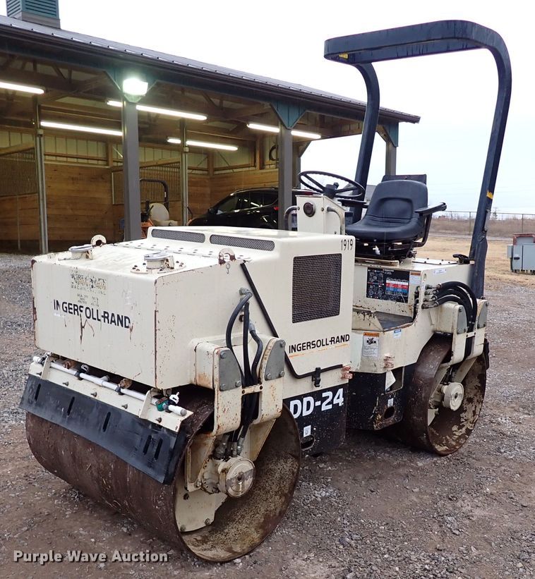 image for item IS9351 1997 Ingersoll Rand DD24  double drum vibratory roller
