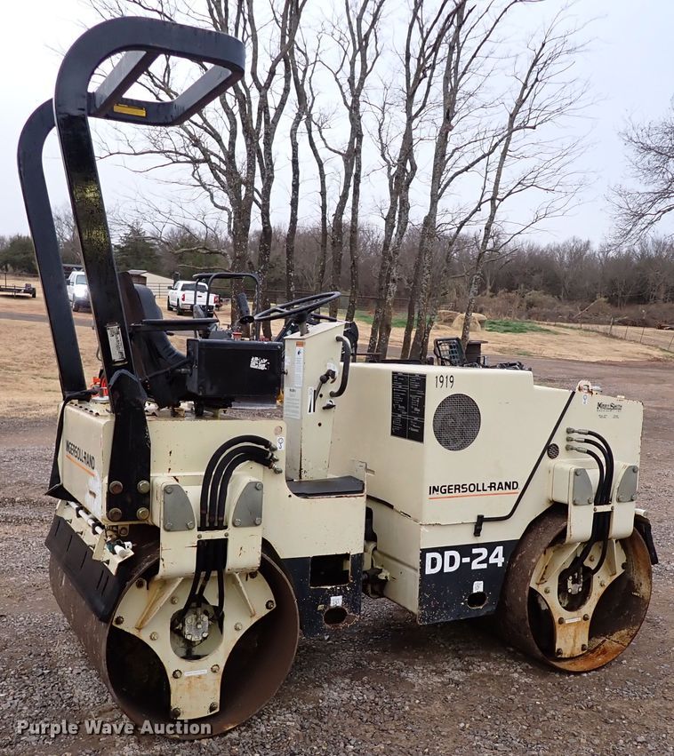 image for item IS9351 1997 Ingersoll Rand DD24  double drum vibratory roller