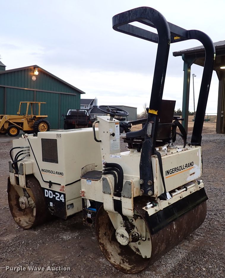 image for item IS9351 1997 Ingersoll Rand DD24  double drum vibratory roller