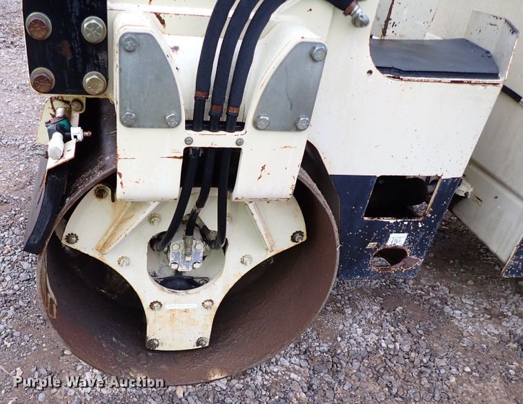 image for item IS9351 1997 Ingersoll Rand DD24  double drum vibratory roller