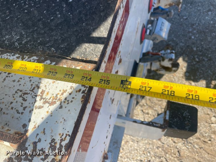 image for item IX9706 2009 International 7400  digger derrick truck