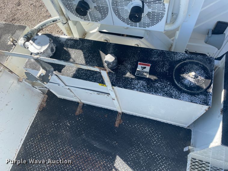 image for item IX9706 2009 International 7400  digger derrick truck