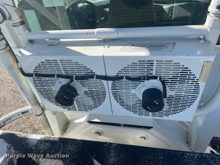 image for item IX9706 2009 International 7400  digger derrick truck