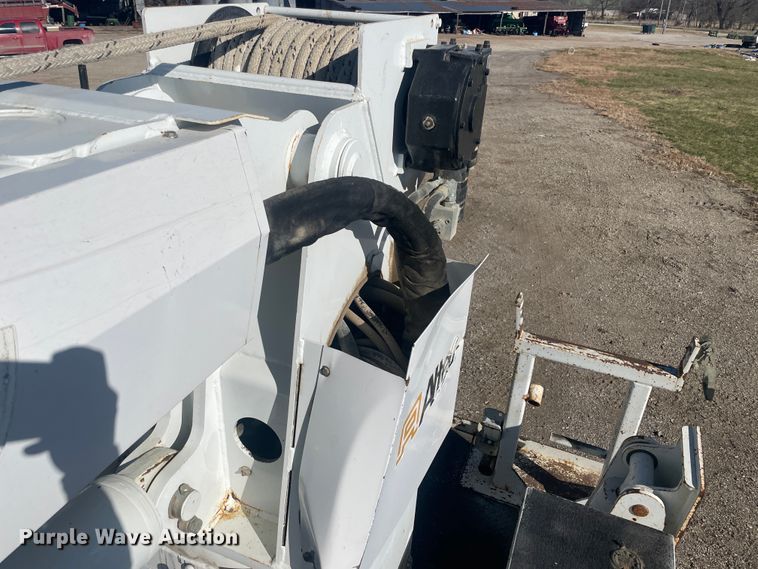 image for item IX9706 2009 International 7400  digger derrick truck