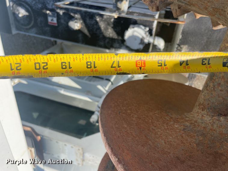 image for item IX9706 2009 International 7400  digger derrick truck