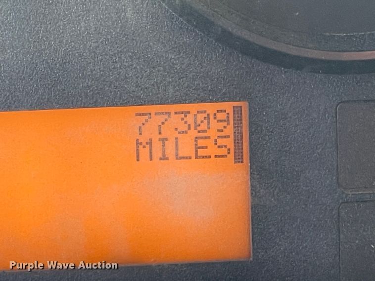 image for item IX9706 2009 International 7400  digger derrick truck