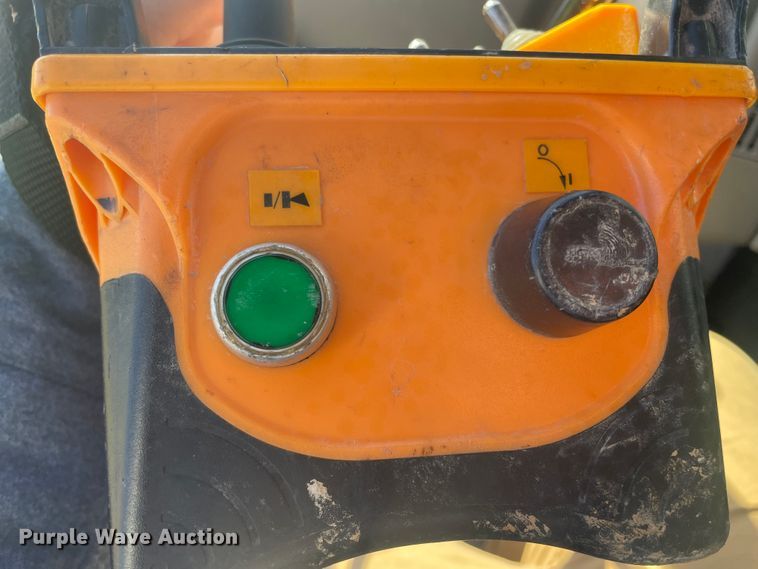 image for item IX9706 2009 International 7400  digger derrick truck