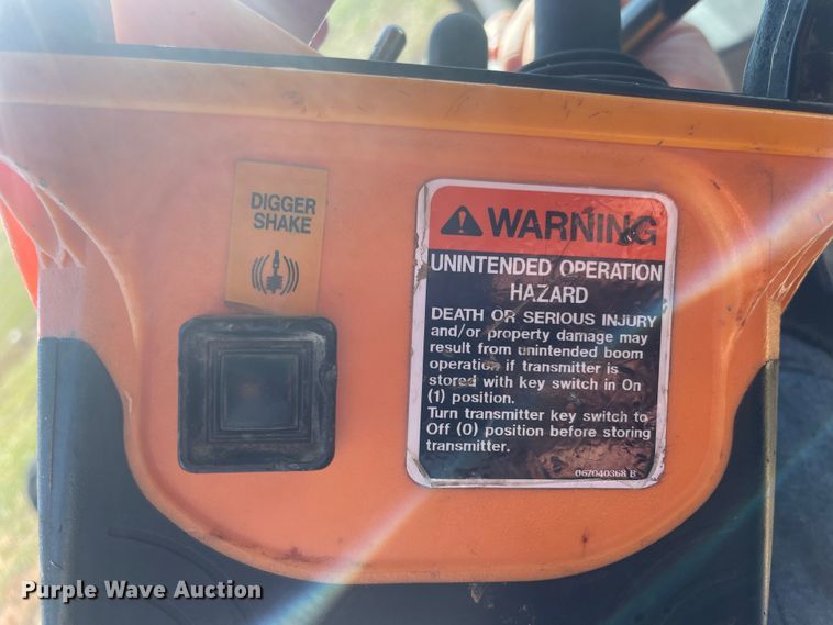 image for item IX9706 2009 International 7400  digger derrick truck