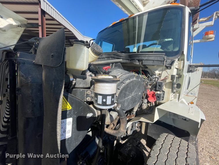 image for item IX9706 2009 International 7400  digger derrick truck