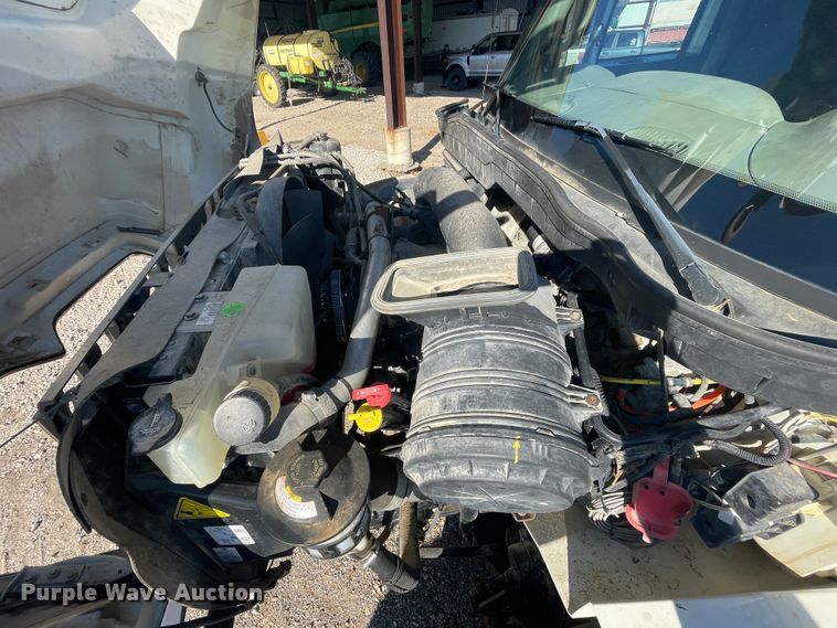 image for item IX9706 2009 International 7400  digger derrick truck