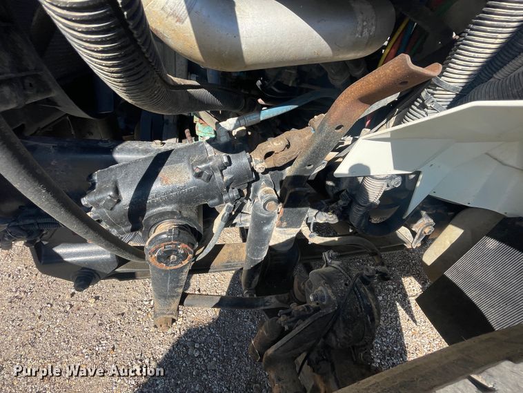 image for item IX9706 2009 International 7400  digger derrick truck