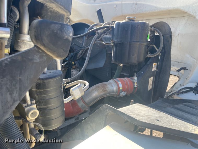 image for item IX9706 2009 International 7400  digger derrick truck