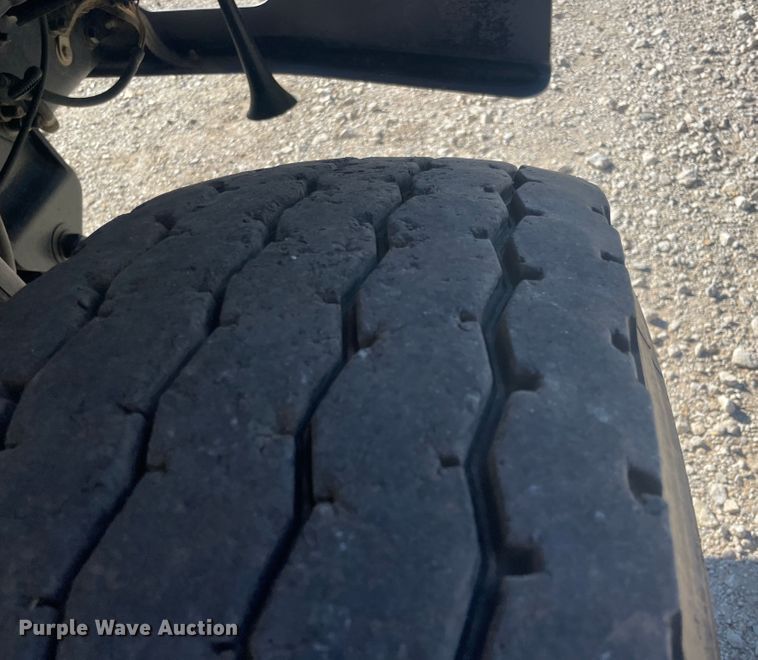 image for item IX9706 2009 International 7400  digger derrick truck