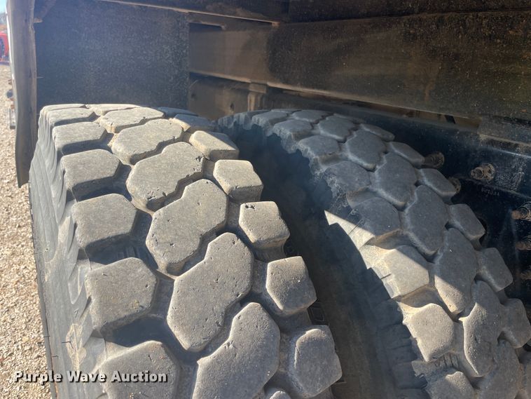 image for item IX9706 2009 International 7400  digger derrick truck