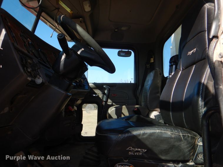 image for item JD9484 2008 Peterbilt 365  dump truck