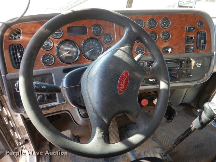 image for item JD9484 2008 Peterbilt 365  dump truck