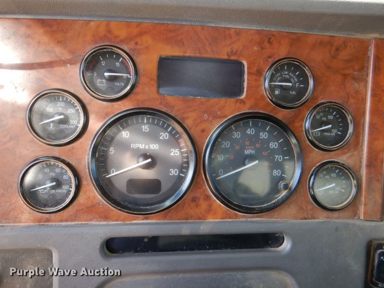 image for item JD9484 2008 Peterbilt 365  dump truck