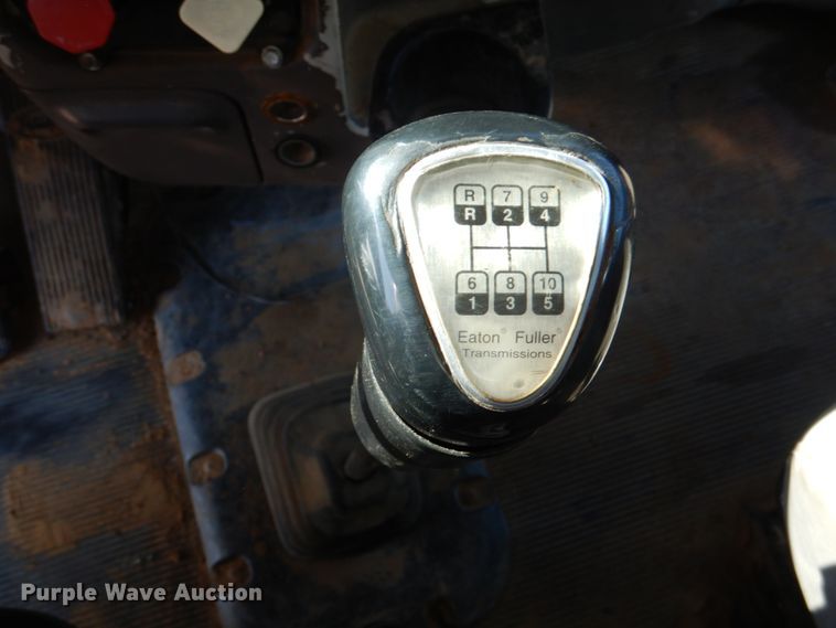 image for item JD9484 2008 Peterbilt 365  dump truck