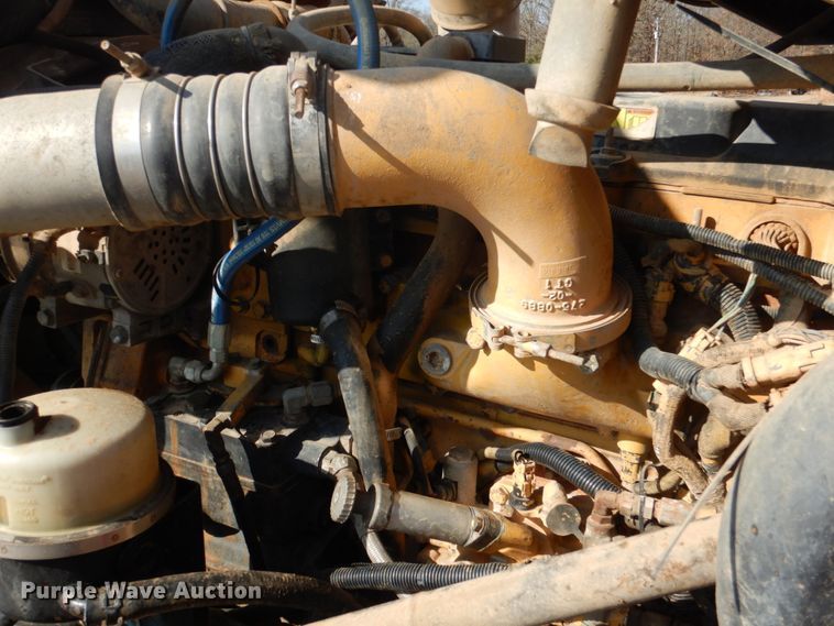 image for item JD9484 2008 Peterbilt 365  dump truck