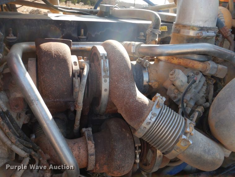 image for item JD9484 2008 Peterbilt 365  dump truck