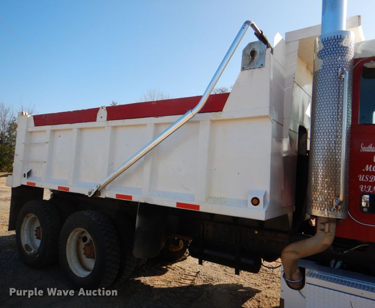 image for item JD9484 2008 Peterbilt 365  dump truck