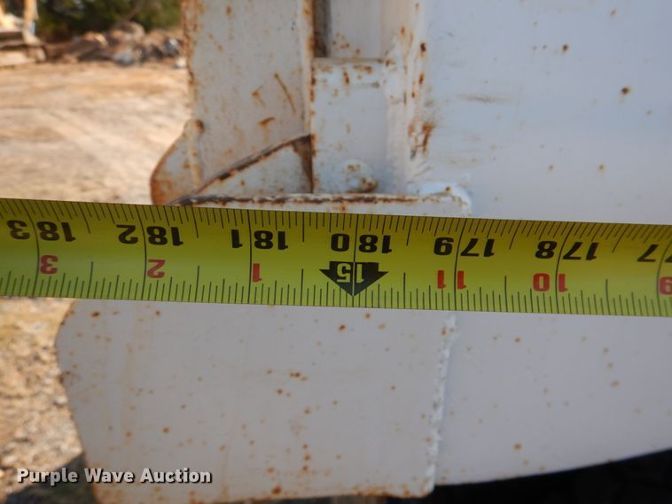 image for item JD9484 2008 Peterbilt 365  dump truck