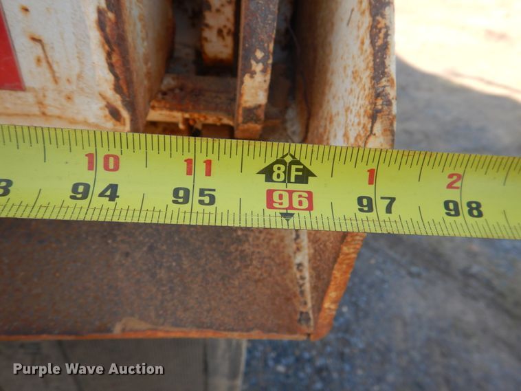 image for item JD9484 2008 Peterbilt 365  dump truck