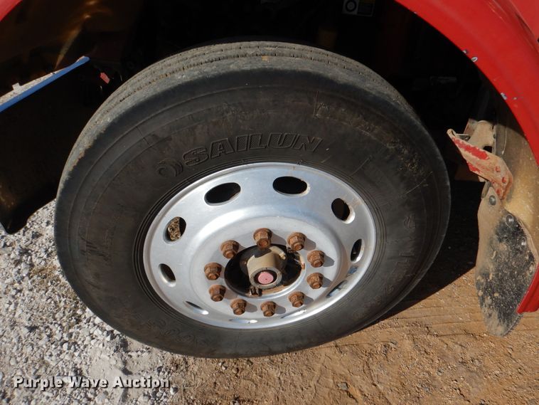 image for item JD9484 2008 Peterbilt 365  dump truck