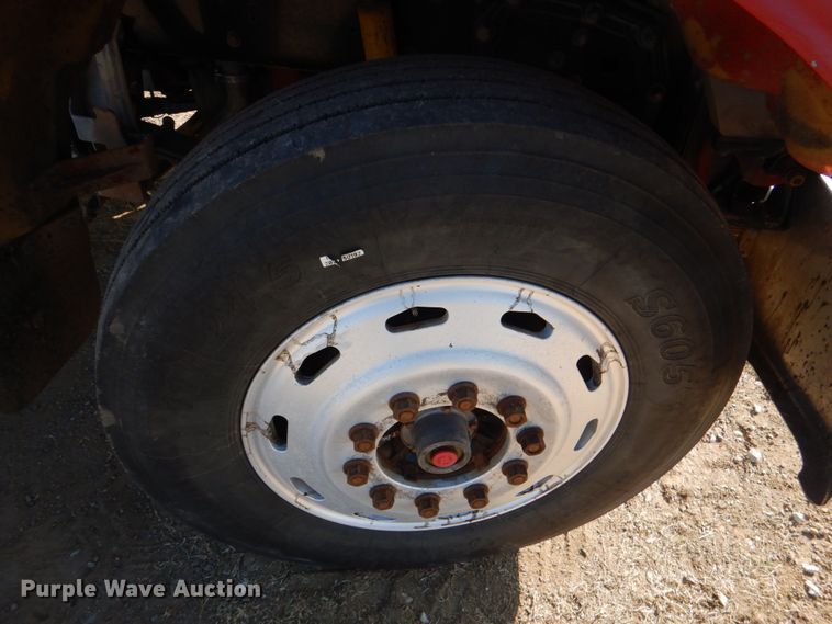 image for item JD9484 2008 Peterbilt 365  dump truck