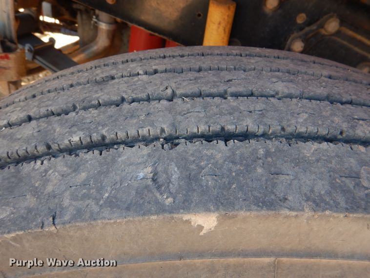 image for item JD9484 2008 Peterbilt 365  dump truck