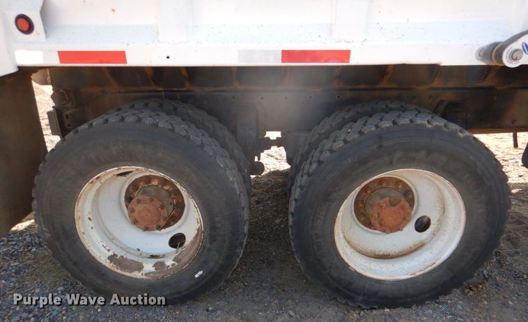 image for item JD9484 2008 Peterbilt 365  dump truck