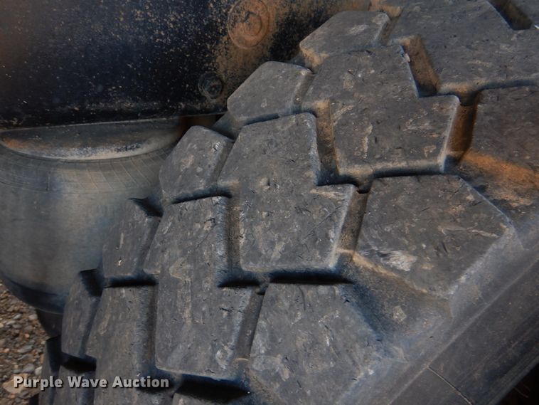 image for item JD9484 2008 Peterbilt 365  dump truck