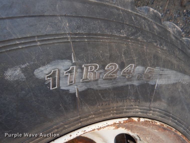 image for item JD9484 2008 Peterbilt 365  dump truck