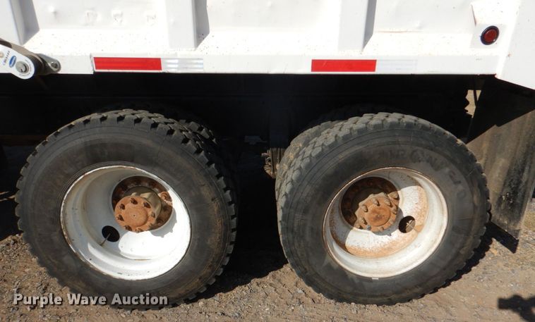 image for item JD9484 2008 Peterbilt 365  dump truck