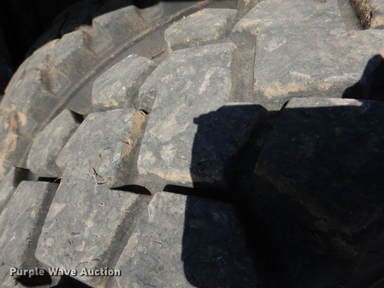 image for item JD9484 2008 Peterbilt 365  dump truck