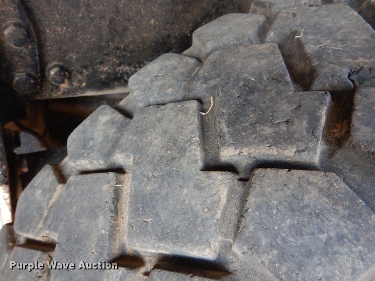 image for item JD9484 2008 Peterbilt 365  dump truck